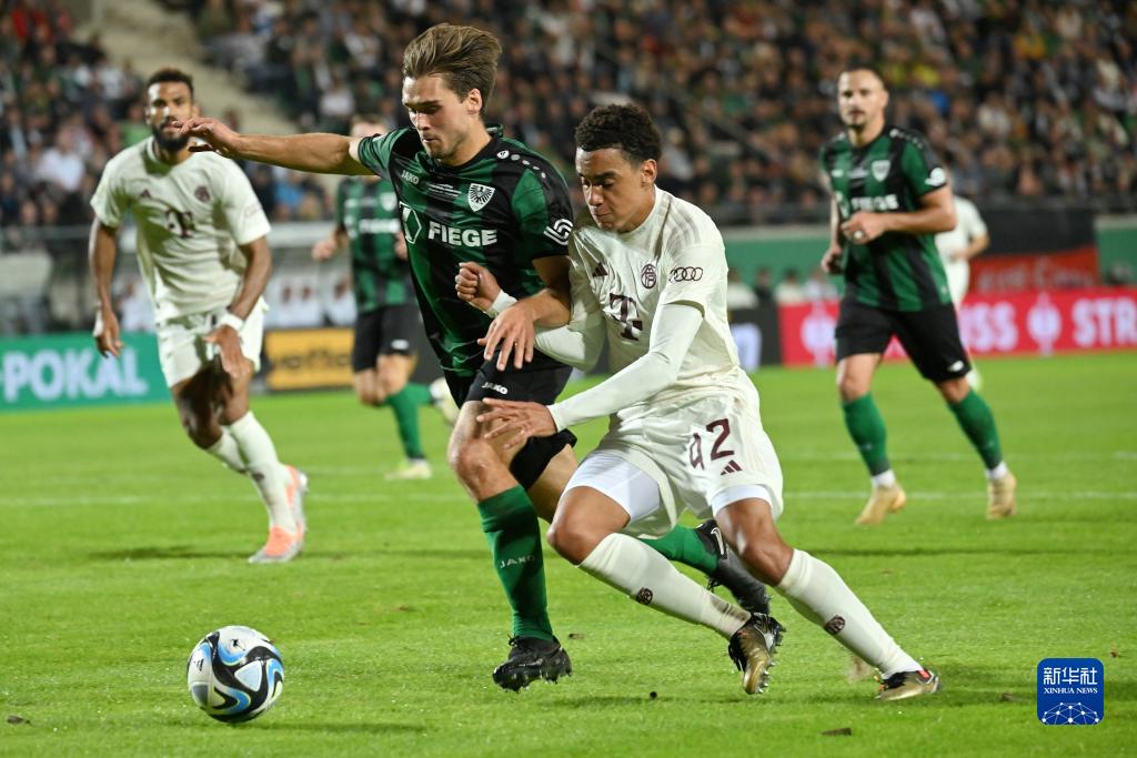 阿隆索自寻死路！巴尔韦德创造历史，皇马2-1复仇马竞决赛战巴萨